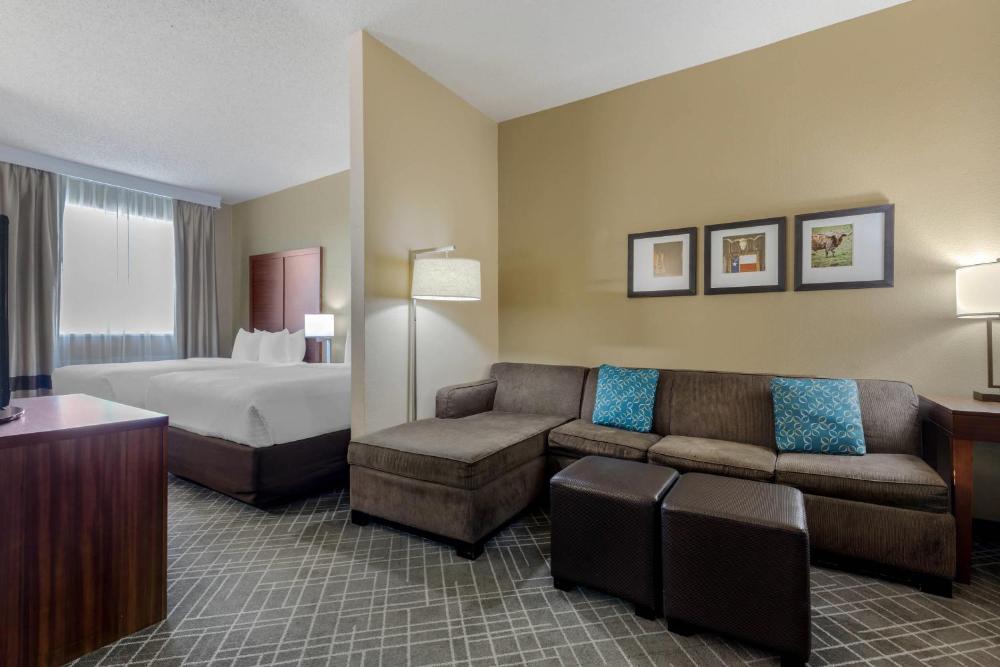 Queen Suite with Two Queen Beds - Non-Smoking interior