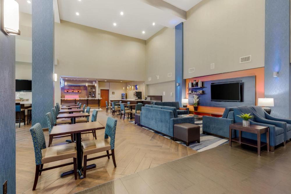 King Suite - Non-Smoking interior